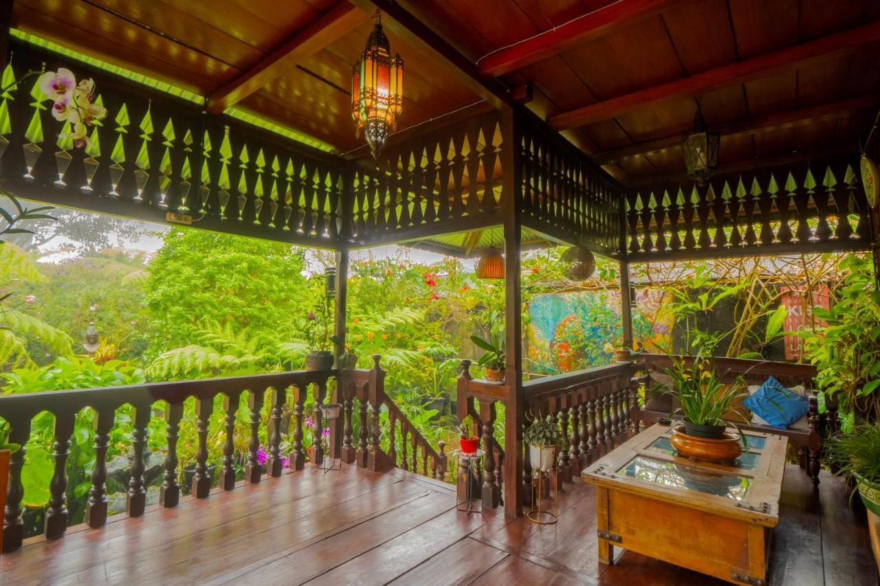 Rumah Kayu Sulawesi Antique Bedugul  Exterior photo