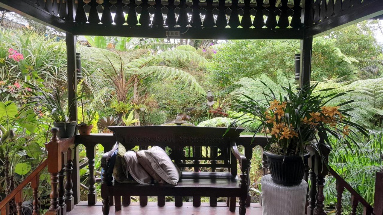 Rumah Kayu Sulawesi Antique Bedugul  Exterior photo