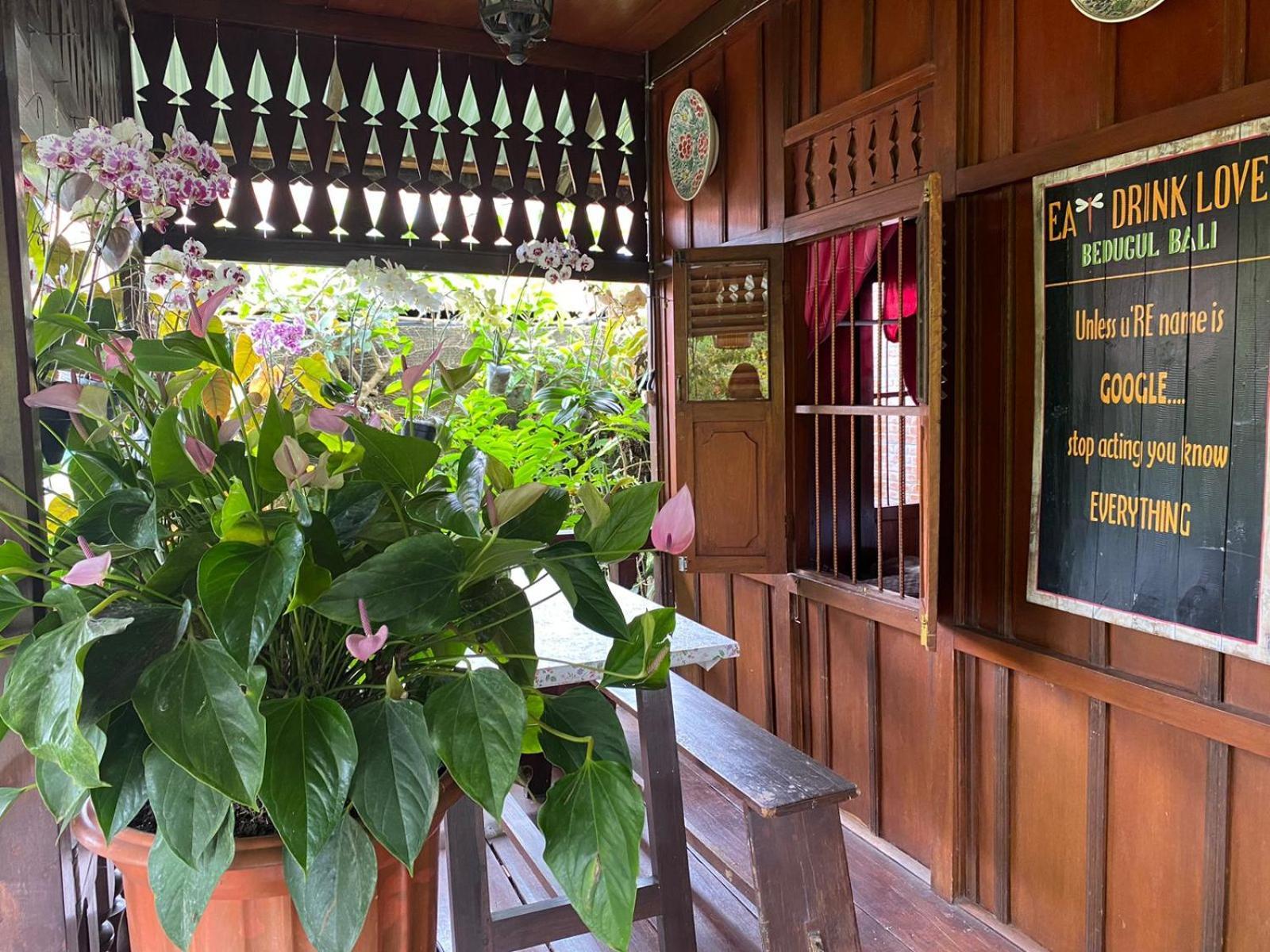 Rumah Kayu Sulawesi Antique Bedugul  Exterior photo